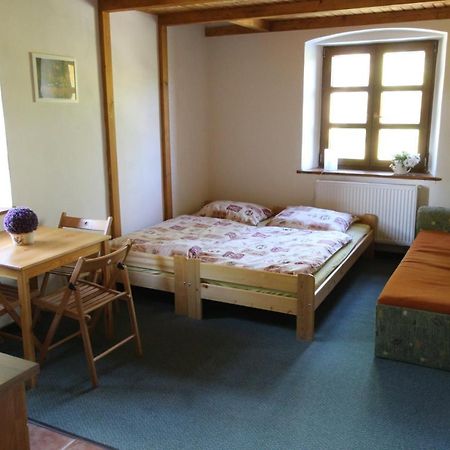 Penzion Stara Skola Vikantice Екстериор снимка